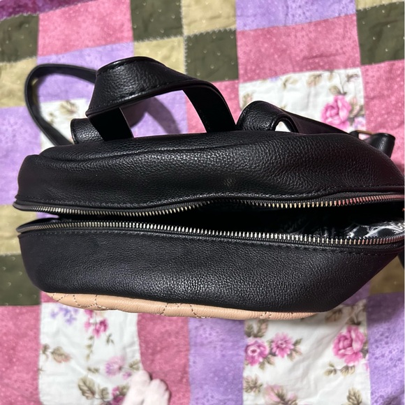 Betsey Johnson‎ Black and Tan Quilted Heart Backpack - Picture 9 of 10